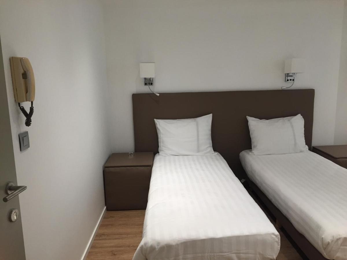 Shelter-Rooms Buizingen Ngoại thất bức ảnh